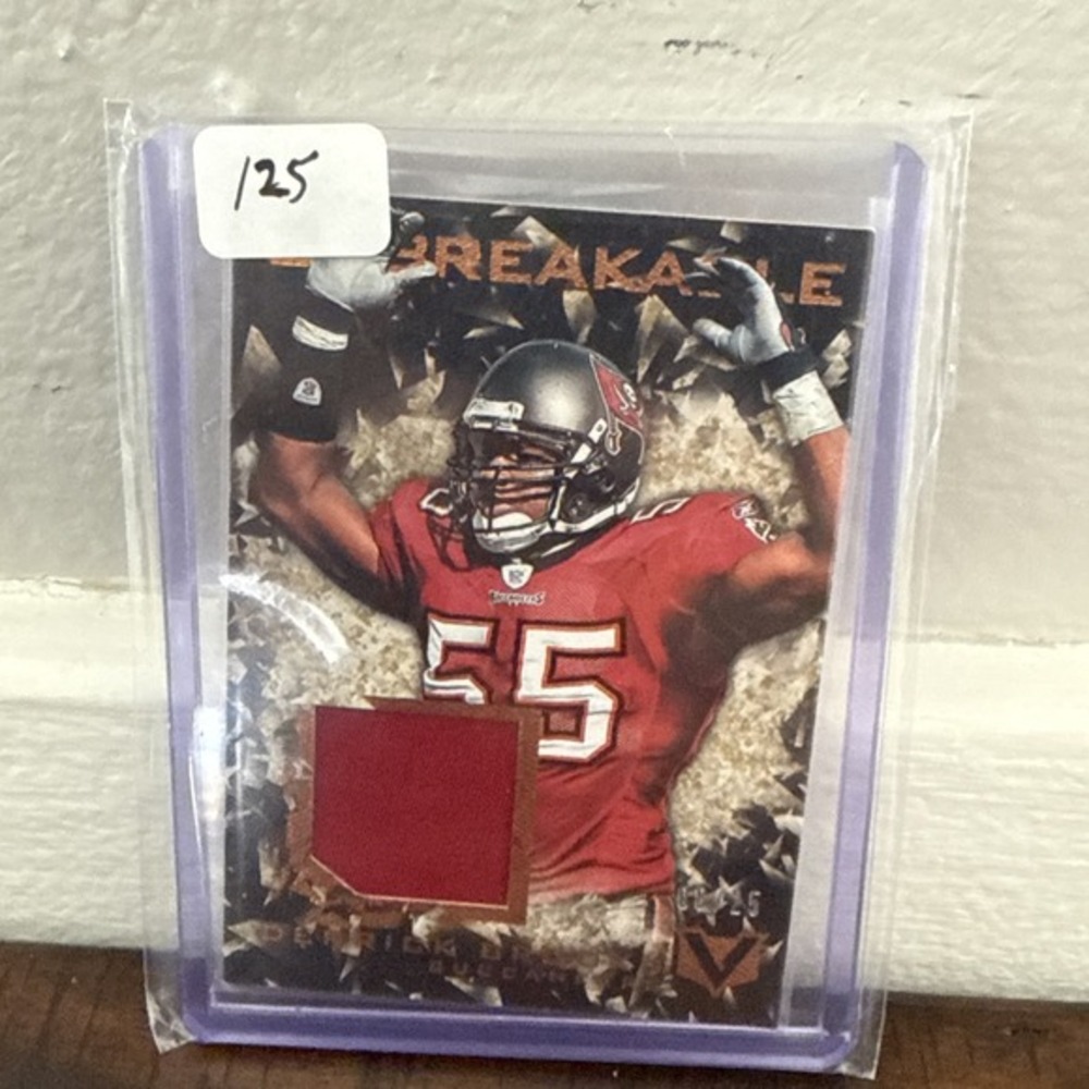 2017 Panini Vertex Unbreakable Granite #UN-9‎ HOF Derrick Brooks /25 GAME WORN